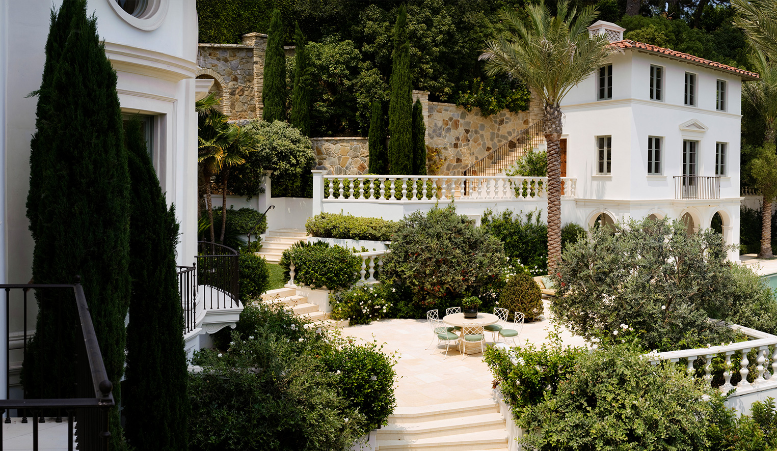 Luxury Homes in Bel Air, CA